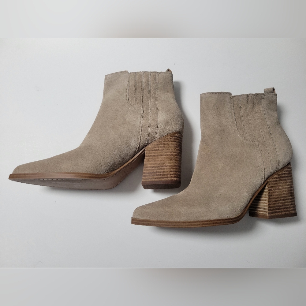 Marc Fisher LTD Light Gray Suede Oshay. Point Toe, Boot/Bootie